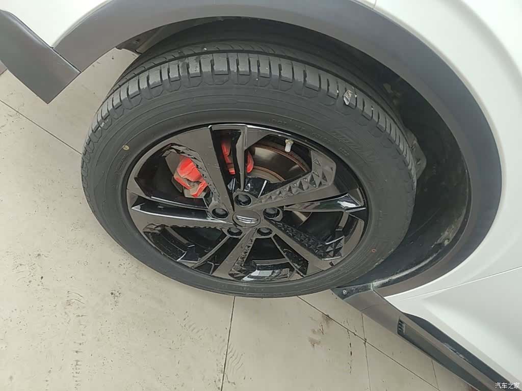 Geely Coolray, 2023 23