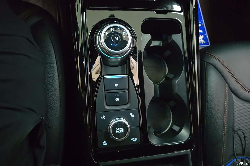 Ford Explorer, 2022 16