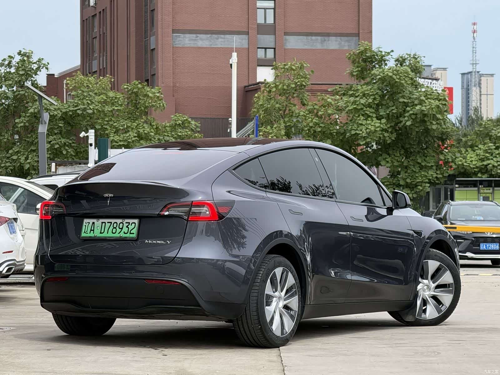 Tesla Model Y, 2022 6