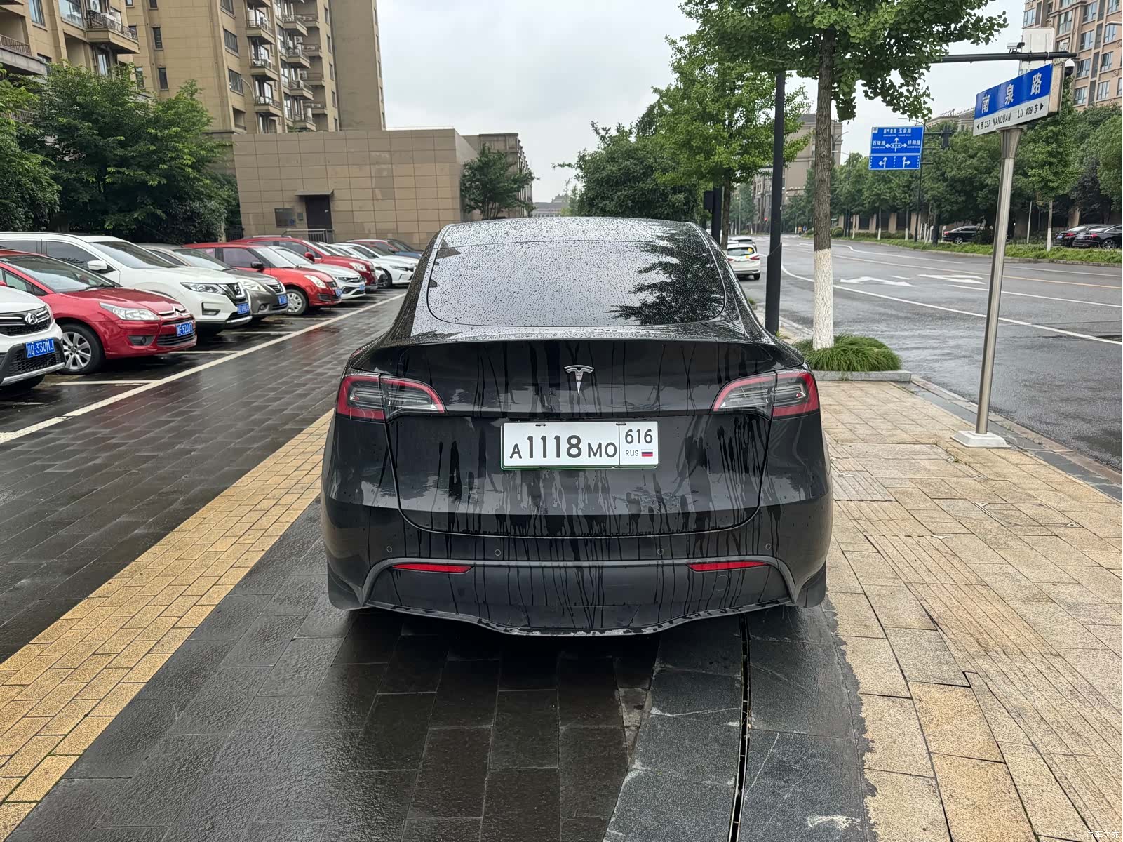 Tesla Model Y, 2023 все фото