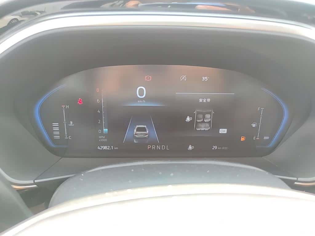 Ford Focus, 2022 12