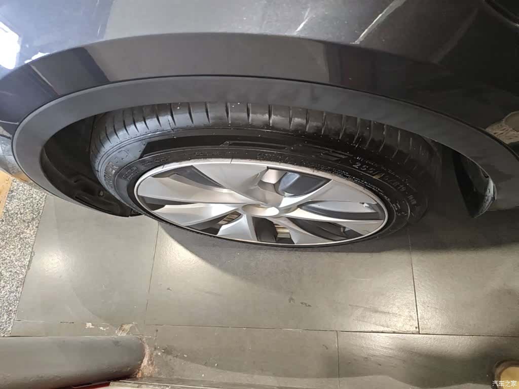 Tesla Model Y, 2022 23