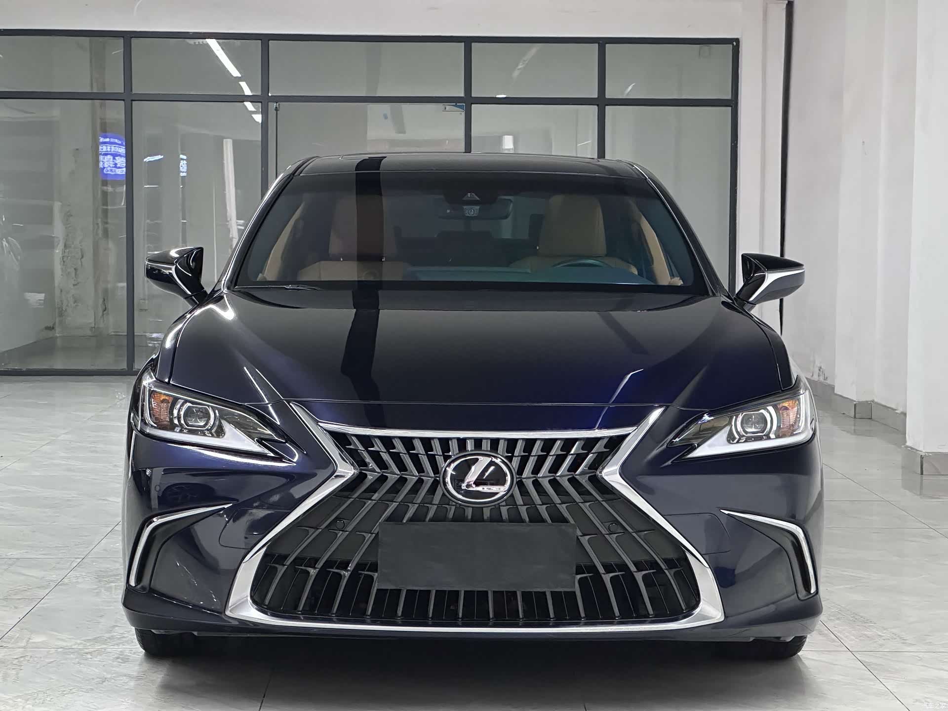 Lexus ES, 2024 1