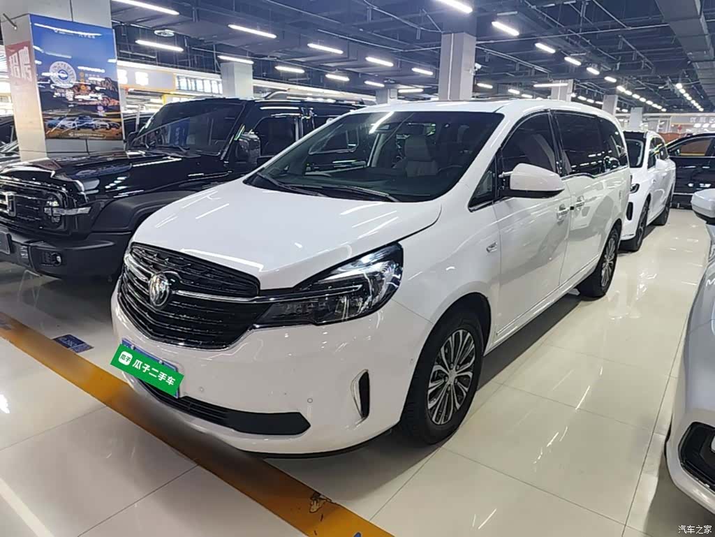 Buick GL8, 2021 1