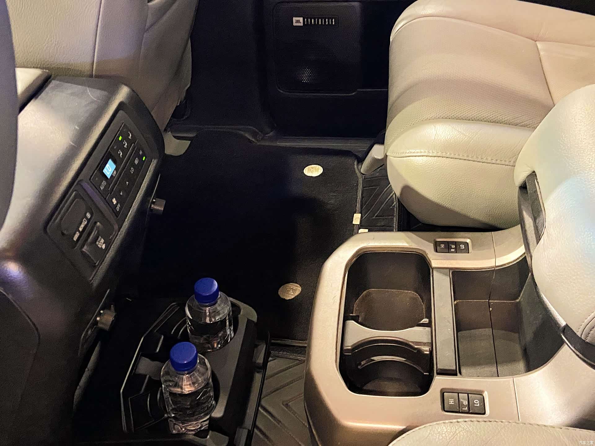 Toyota Sequoia, 2011 23