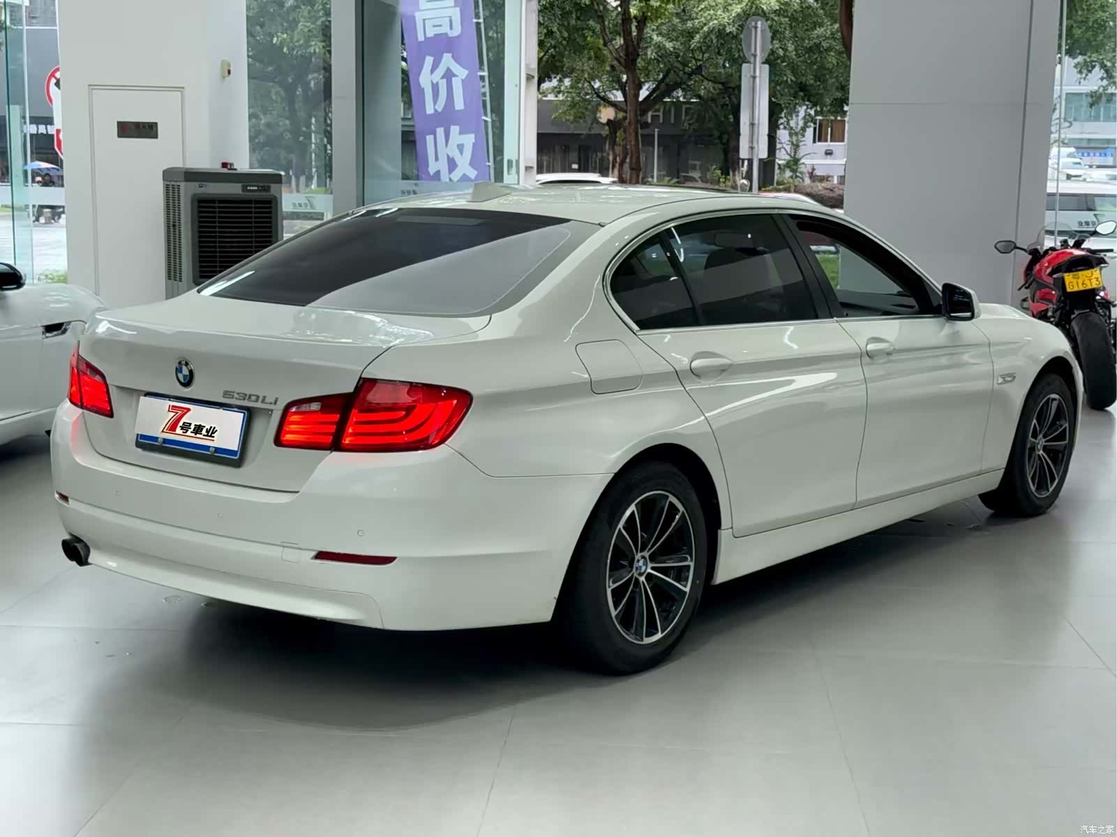 BMW 5 Series, 2013 9