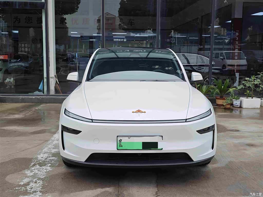 Tesla Model Y, 2025 2