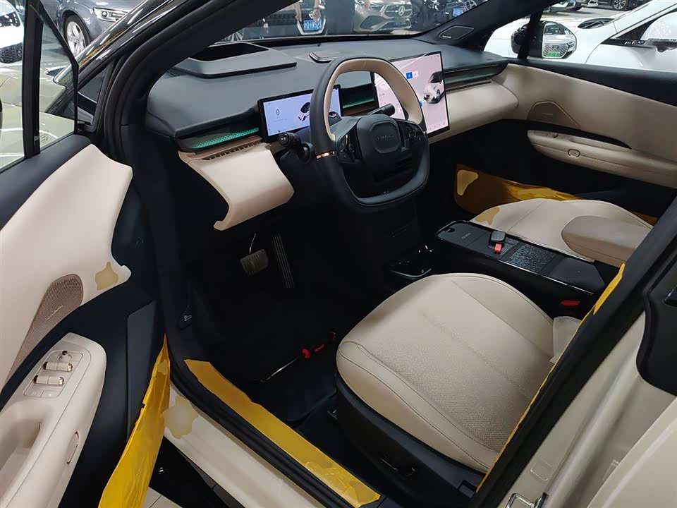 Lynk & Co Z20 Lynk & Co Z20