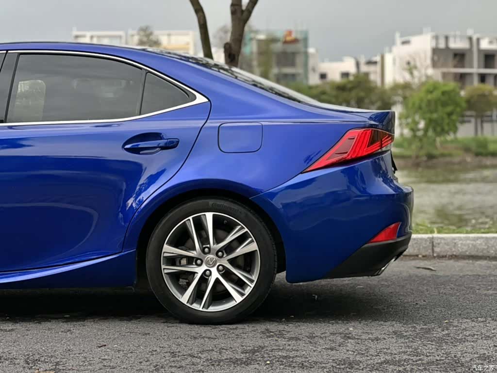 Lexus IS, 2018 25