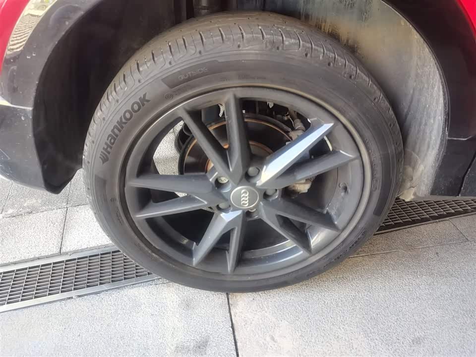 Audi Q2L