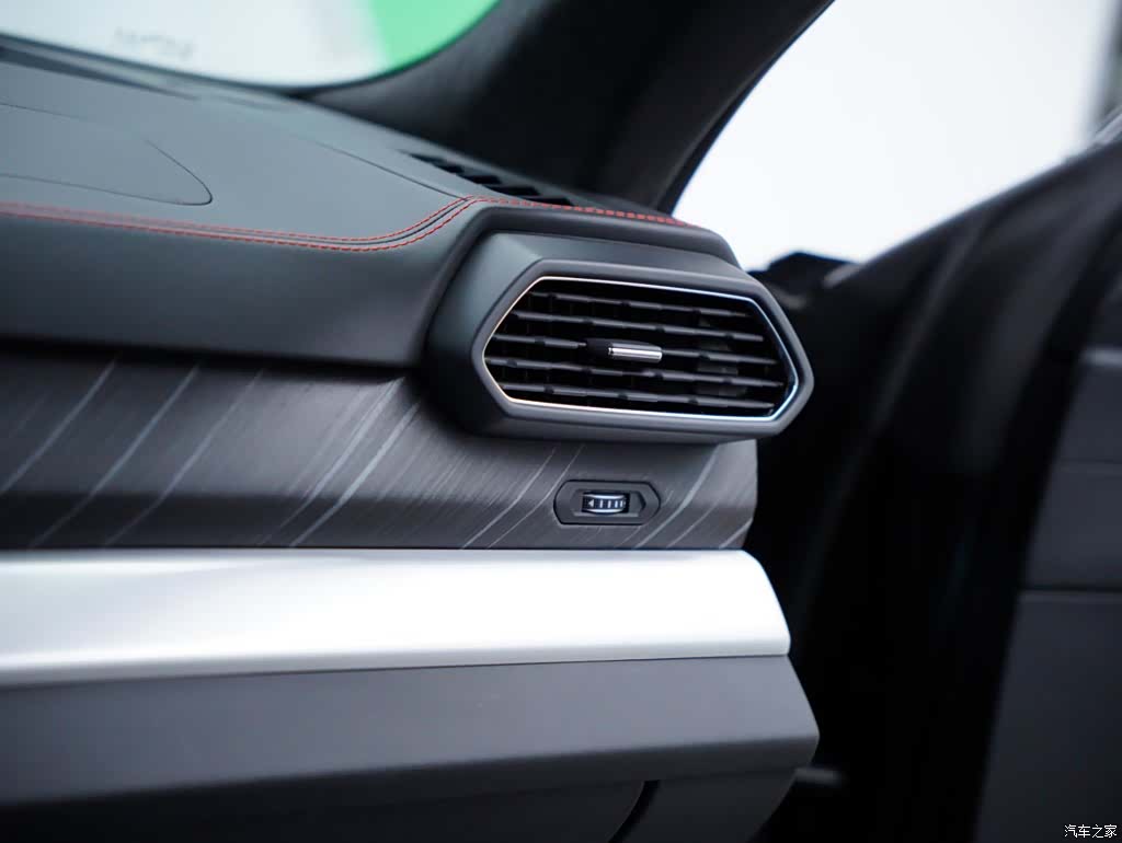 Lamborghini Urus, 2020 54
