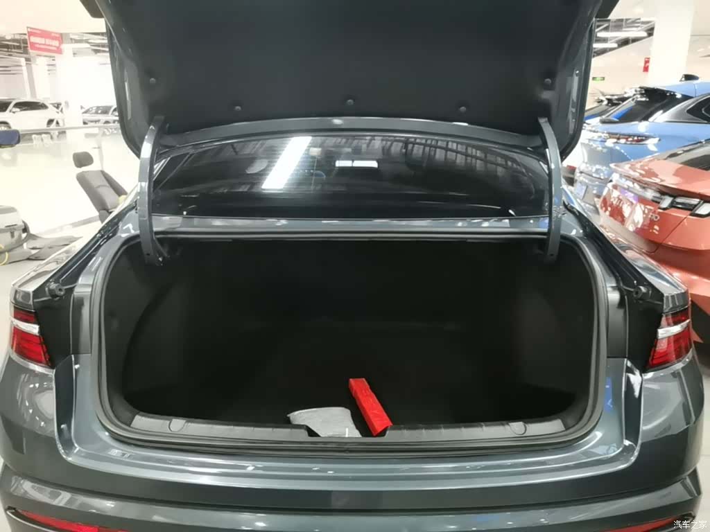 Geely Preface, 2024 19