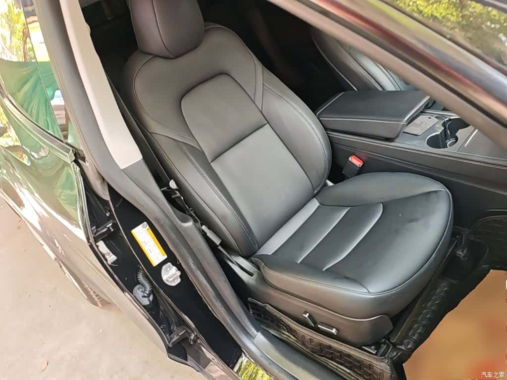 Tesla Model Y, 2022 25