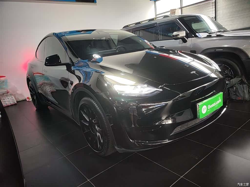 Tesla Model Y, 2022 4