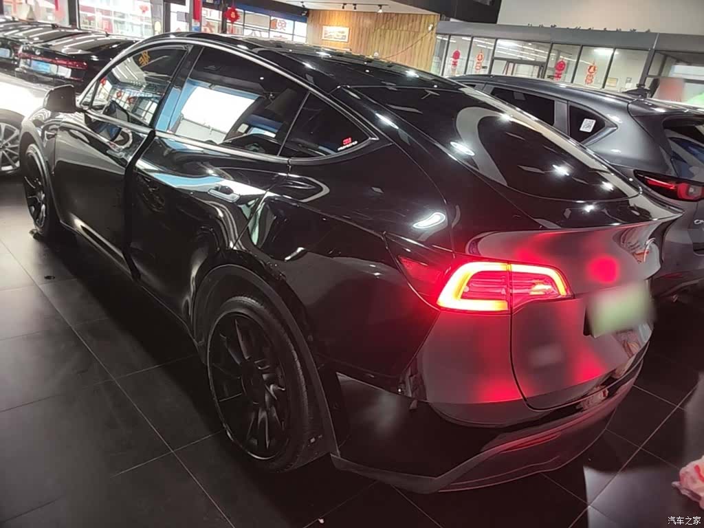 Tesla Model Y, 2022 все фото