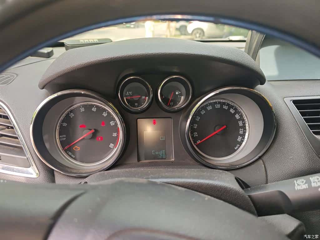 Buick Encore, 2015 8