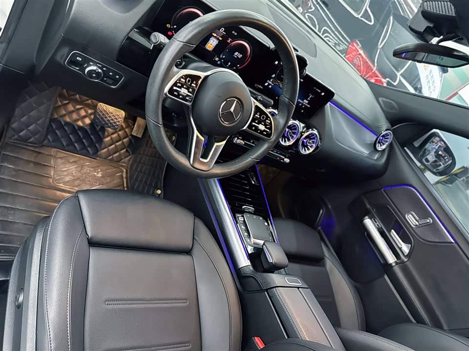 Mercedes-Benz GLA Mercedes-Benz GLA
