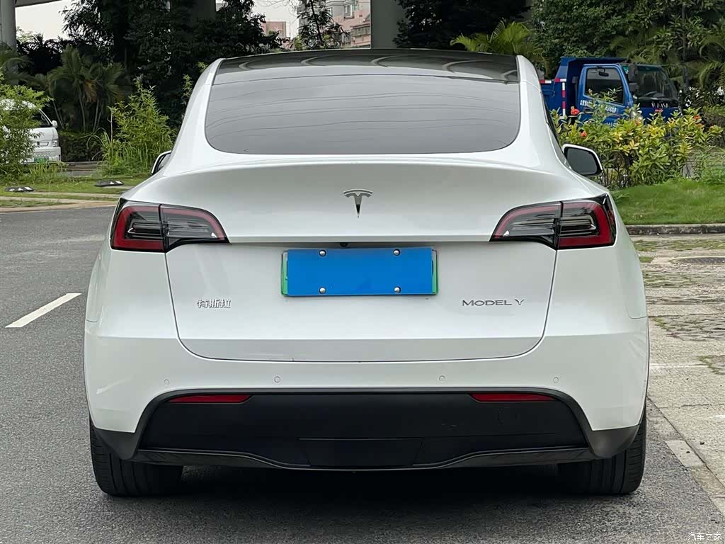 Tesla Model Y, 2022 22