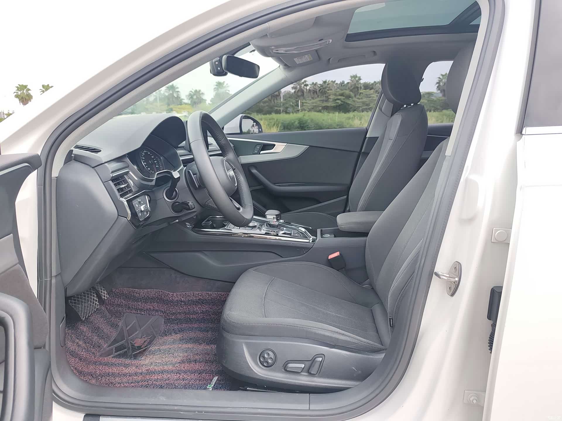 Audi A4L, 2019 12