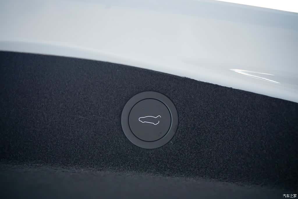 Tesla Model 3, 2025 21