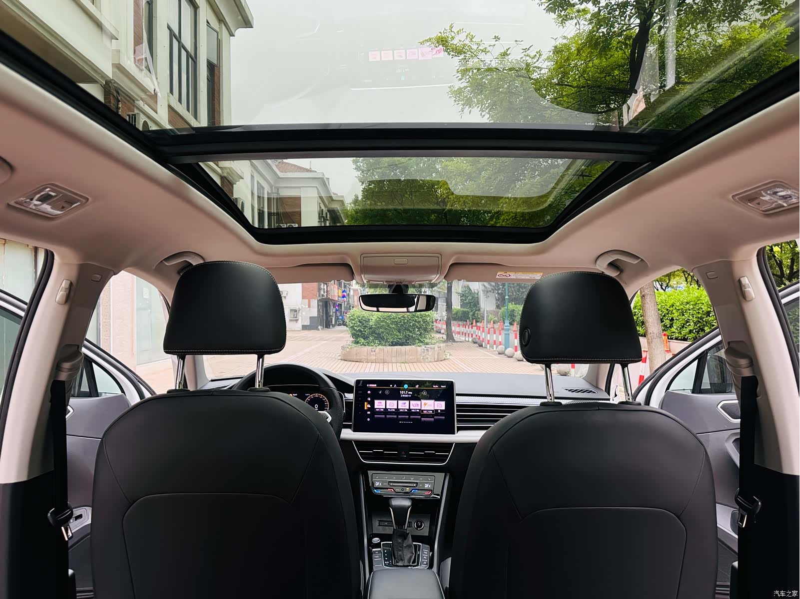 Volkswagen Tiguan L, 2023 11
