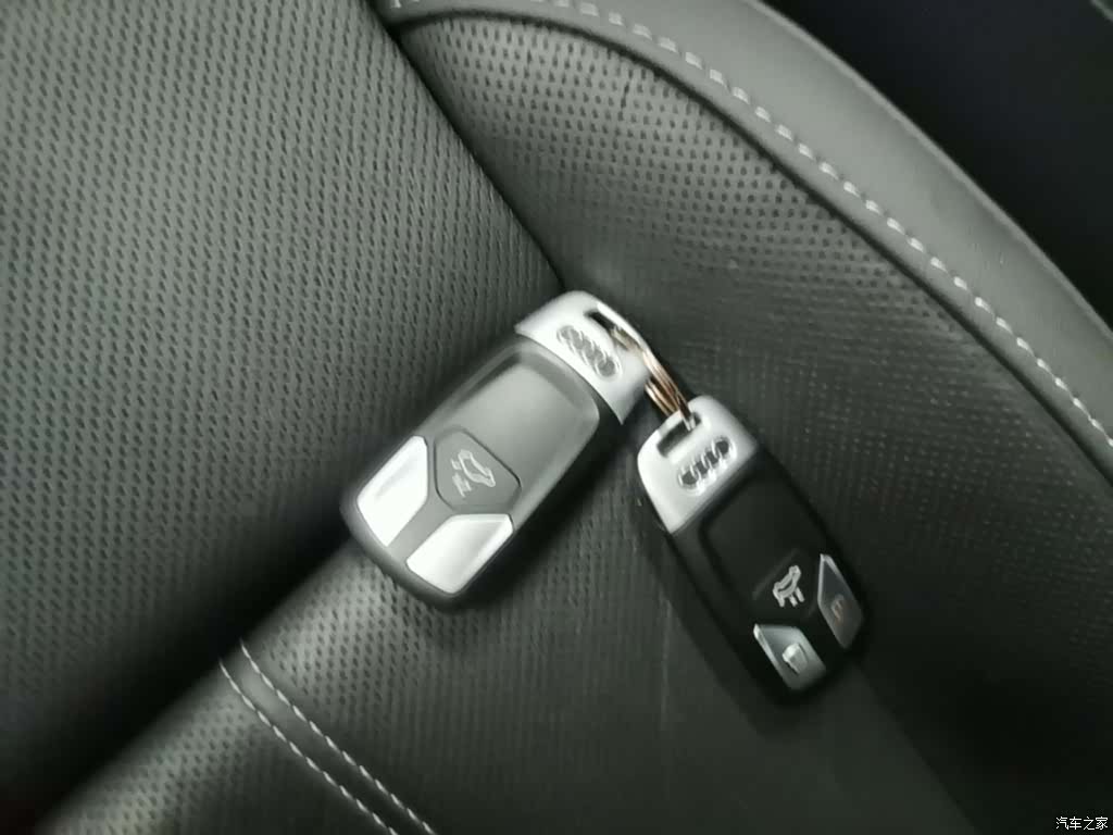 Audi A4L, 2021 9