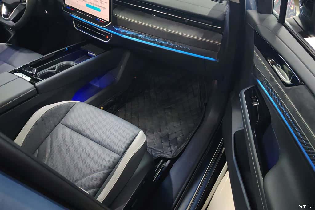 Volkswagen ID.7, 2025 8