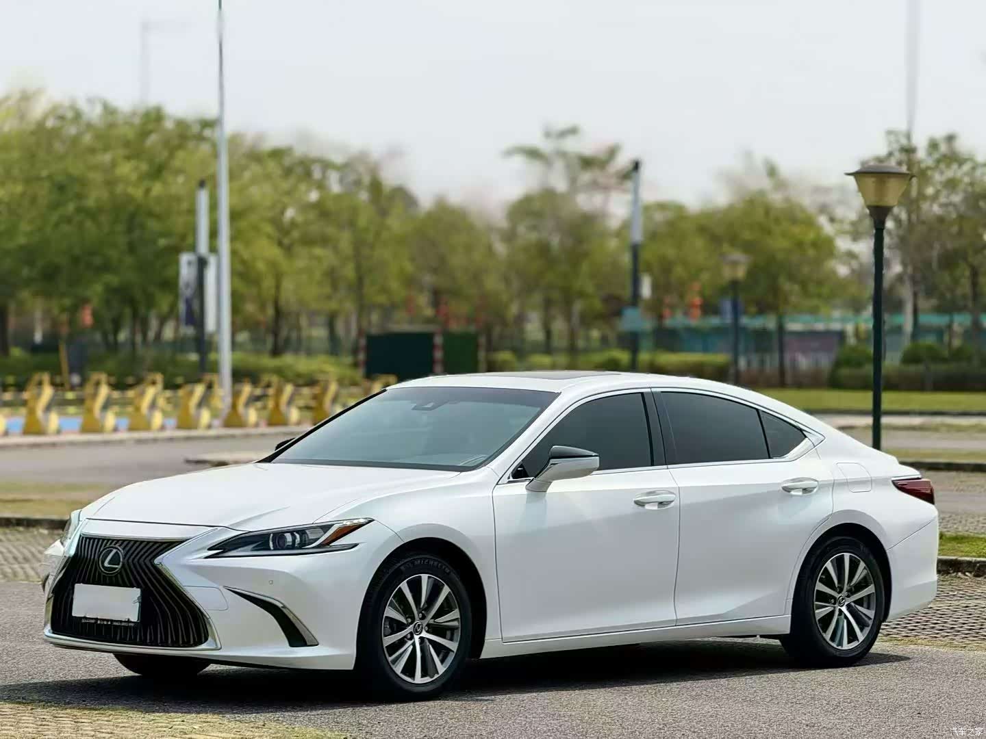 Lexus ES, 2018 1