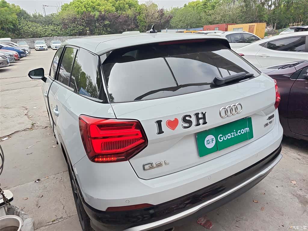 Audi Q2L, 2021 все фото