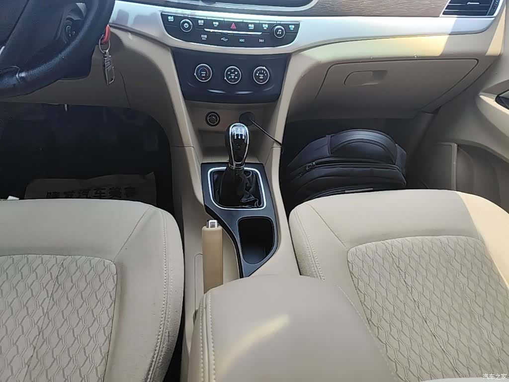 Wuling 730, 2017 14
