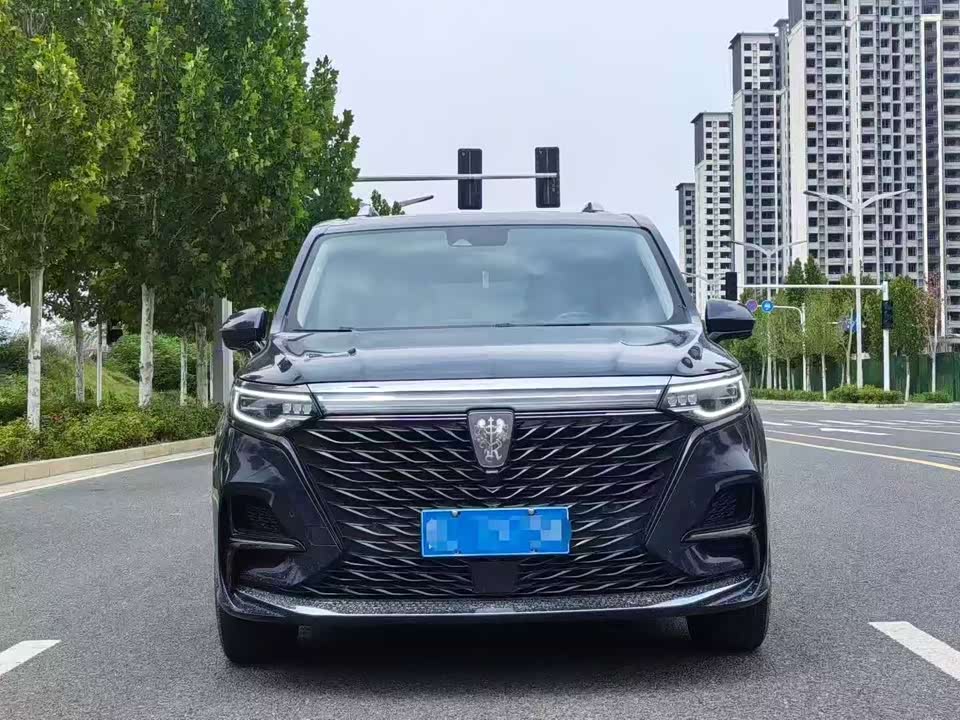 Roewe iMAX8