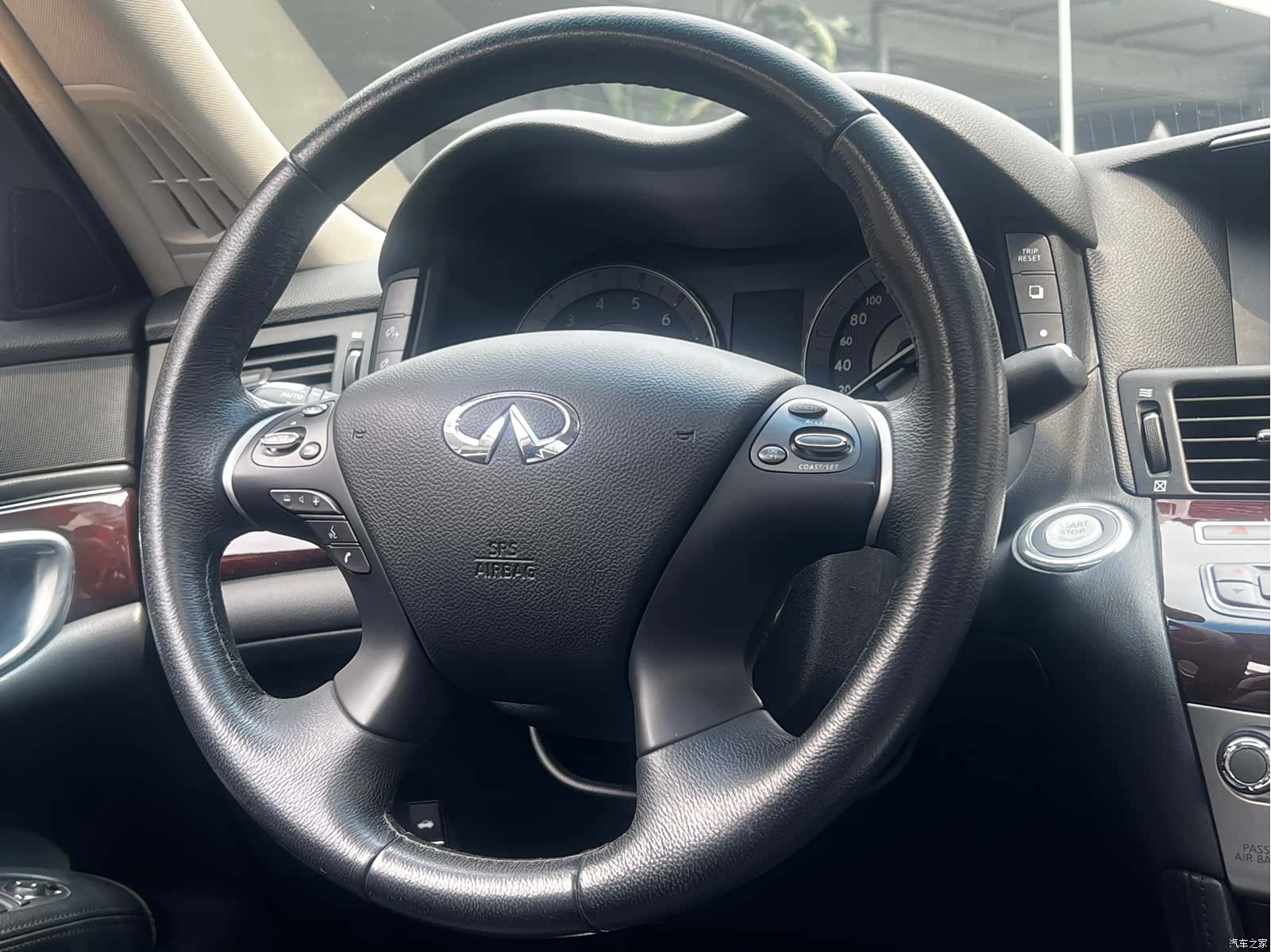Infiniti Q70, 2016 31