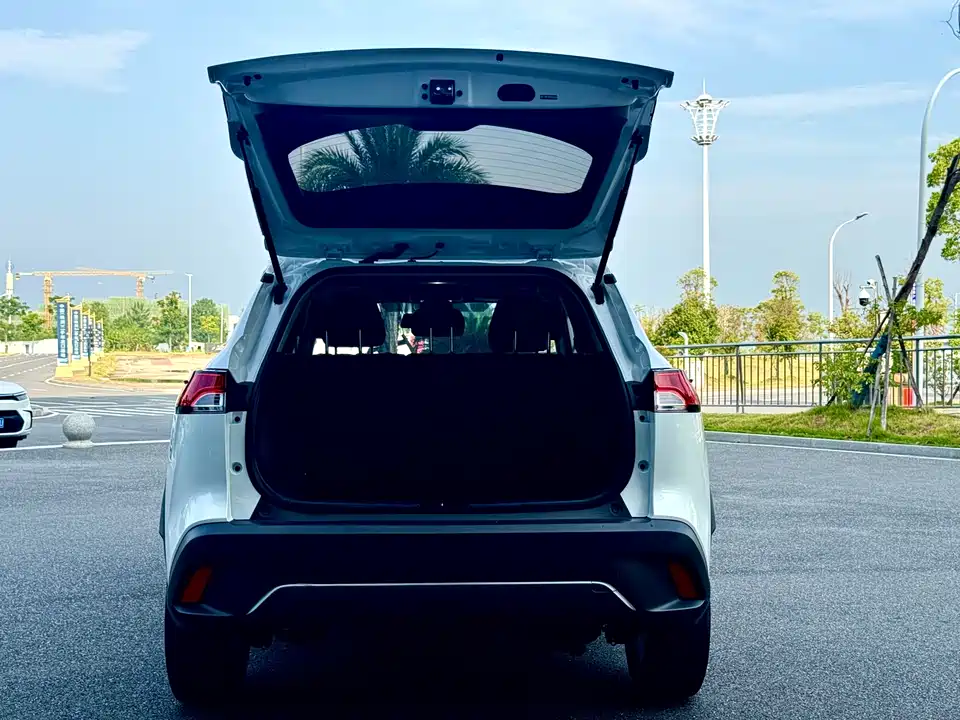 Toyota Corolla Sharp amplifier