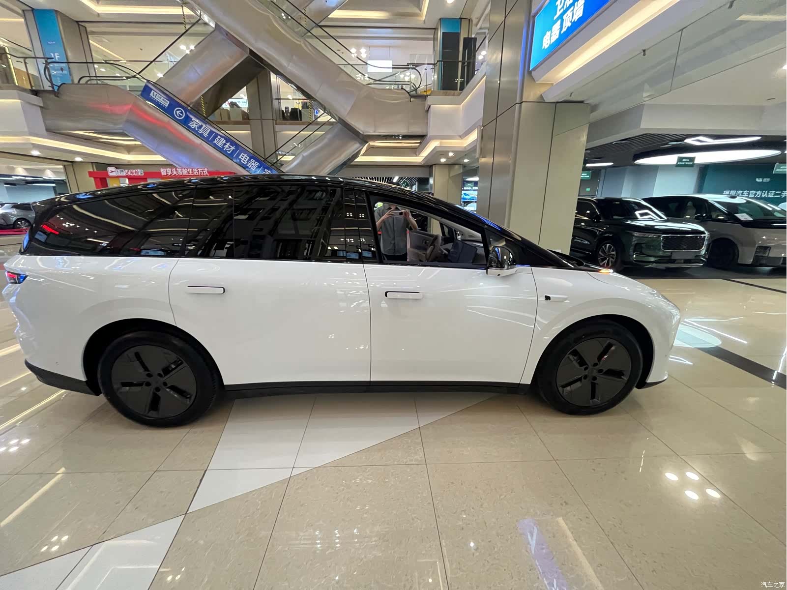Li Auto i8, 2026 4