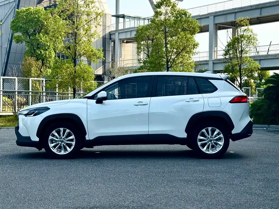 Toyota Corolla Sharp amplifier