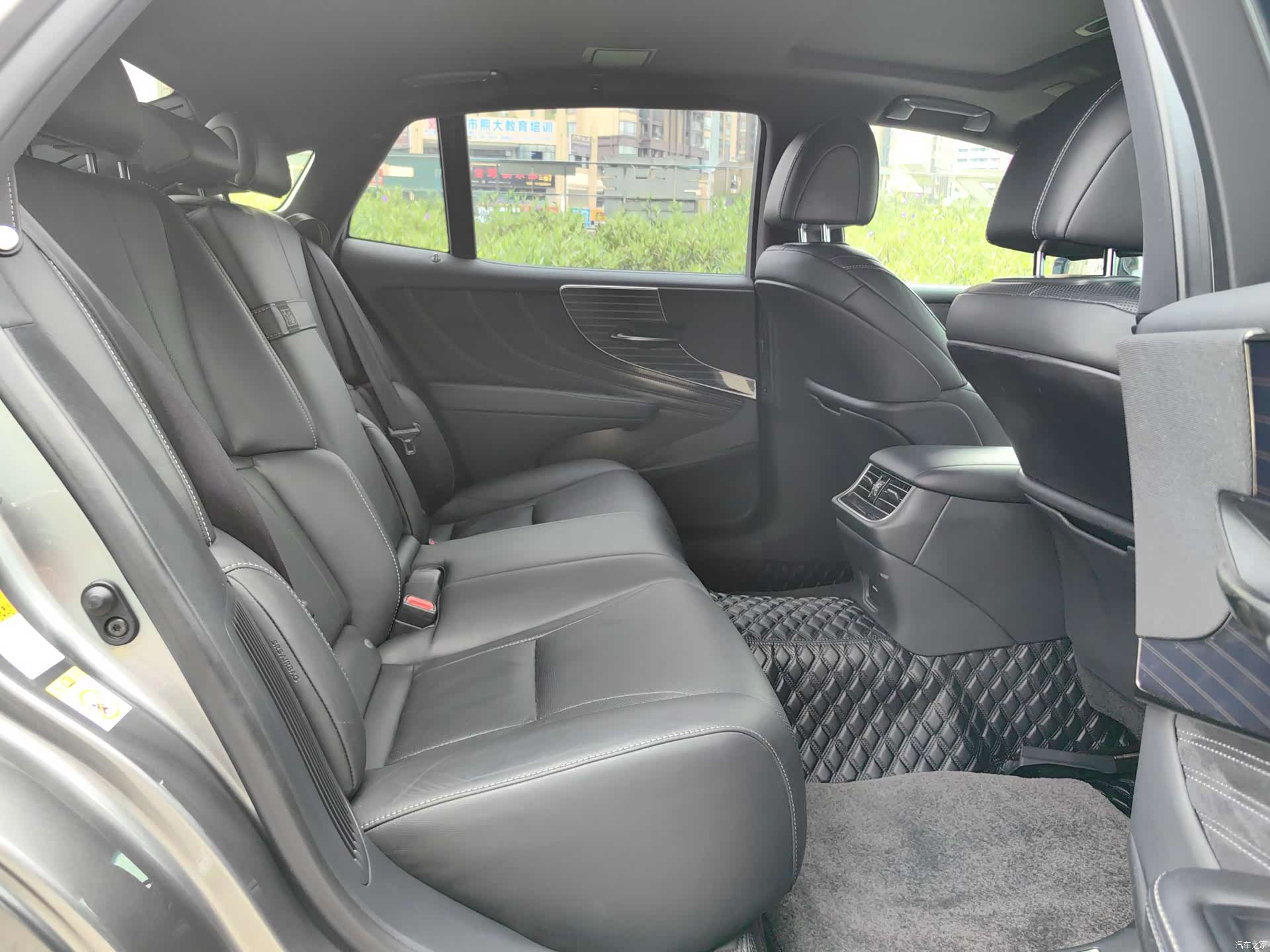 Lexus LS, 2019 10
