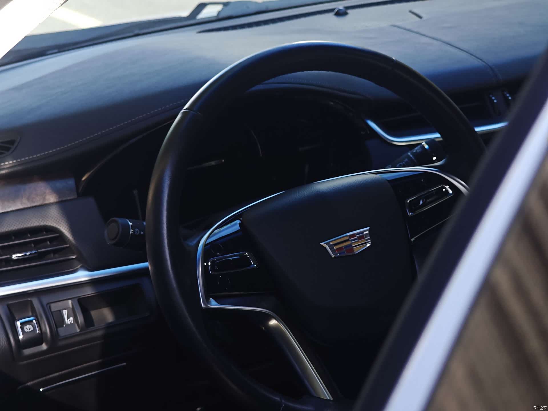 Cadillac XTS, 2018 14