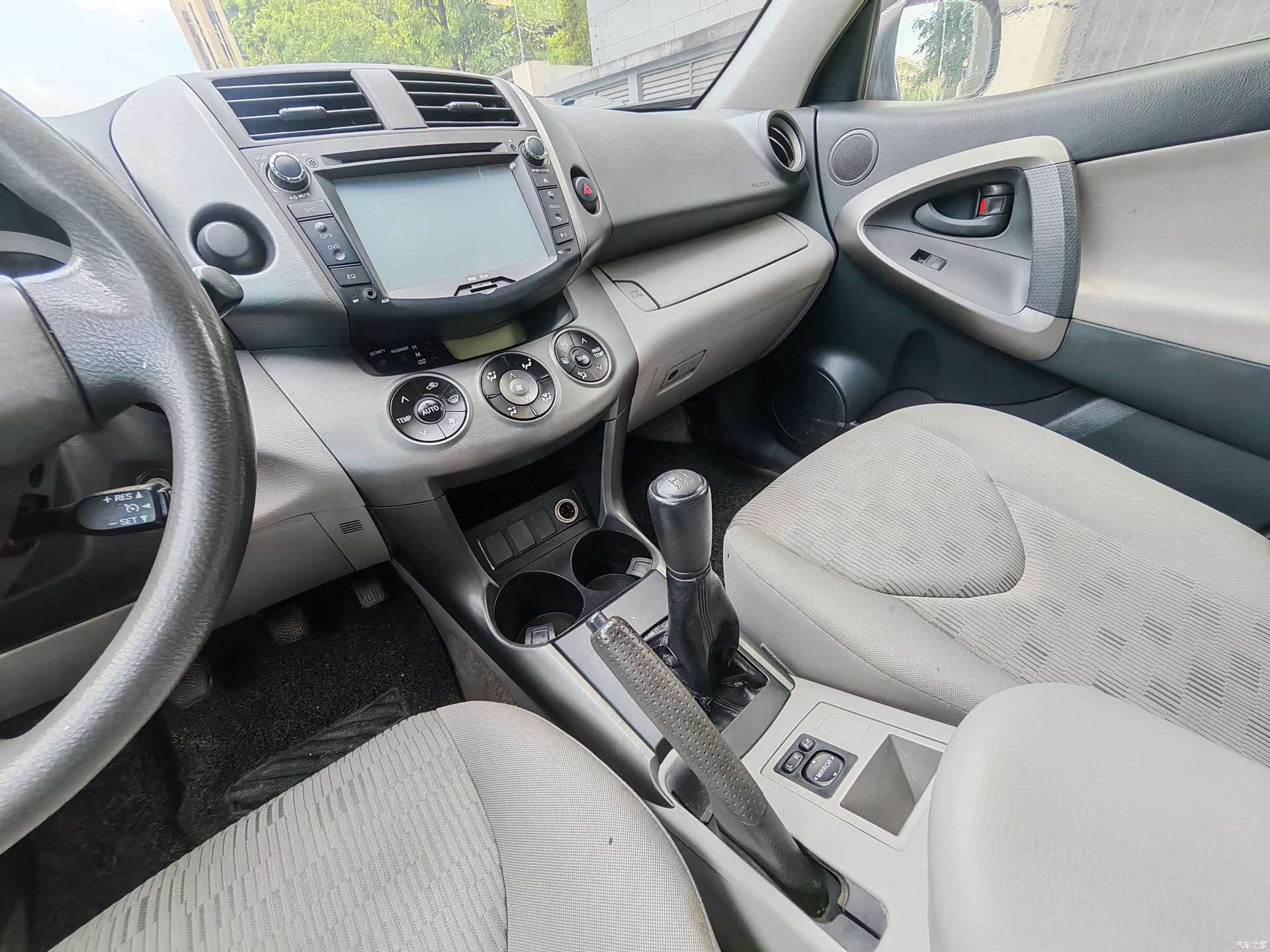 Toyota RAV4, 2011 23