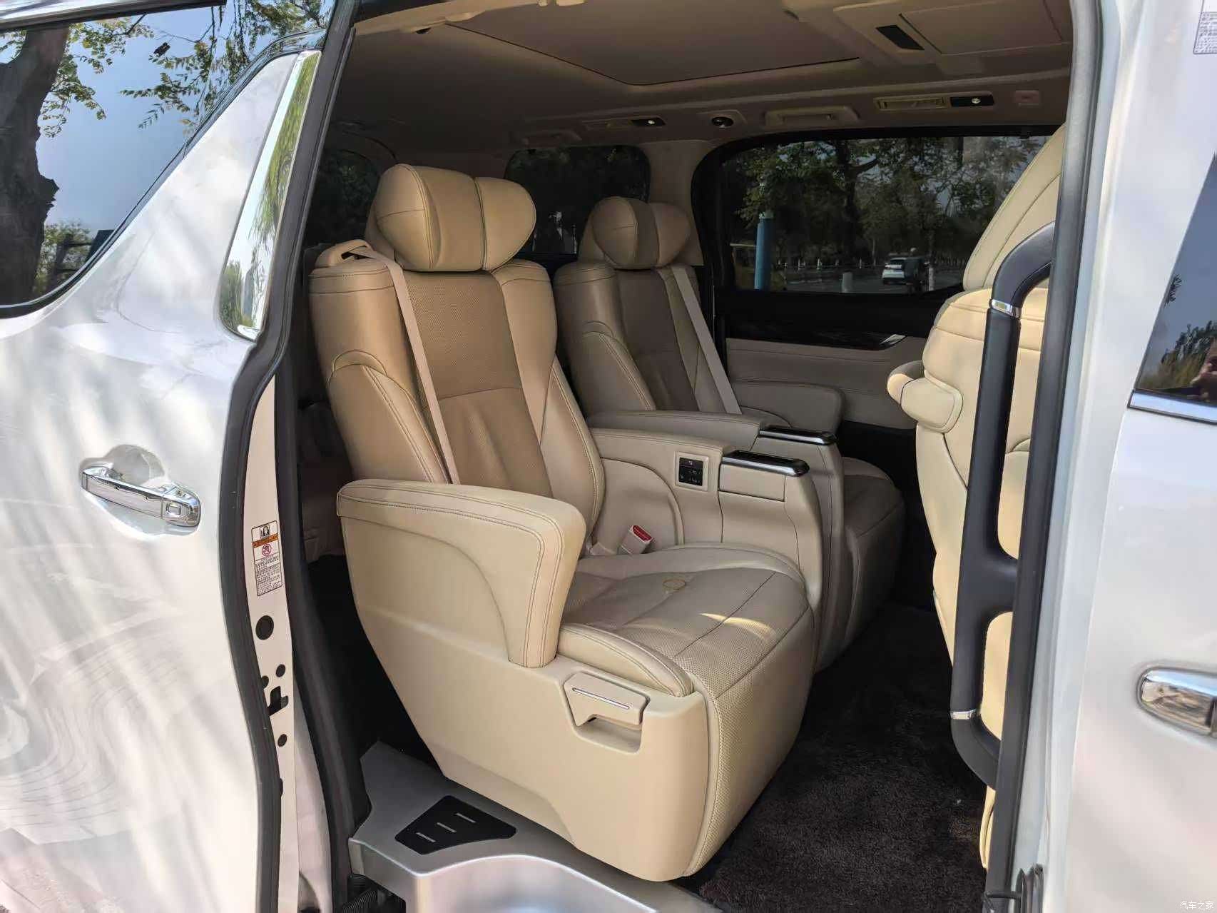 Toyota Alphard, 2020 10