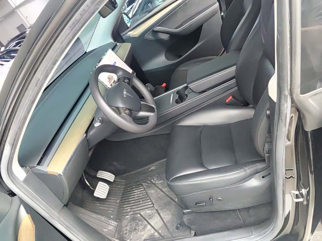 Tesla Model Y, 2022 15