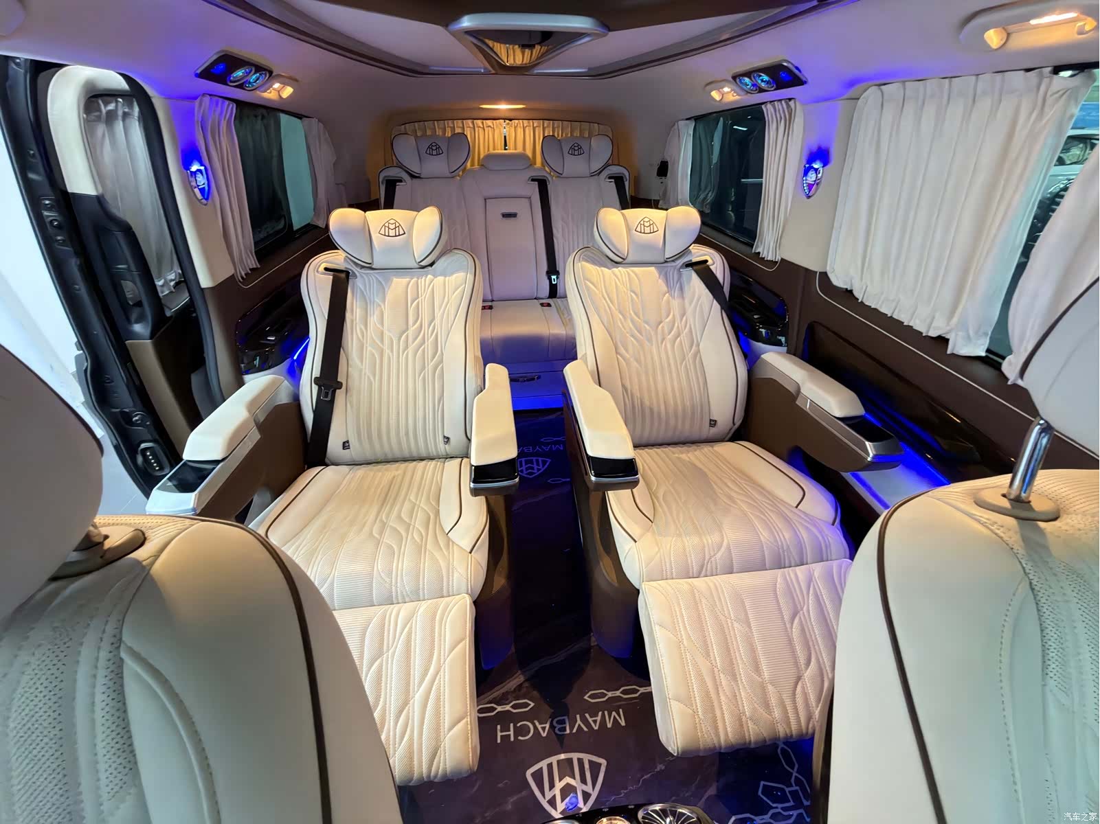 Mercedes-Benz 7, 2023 7