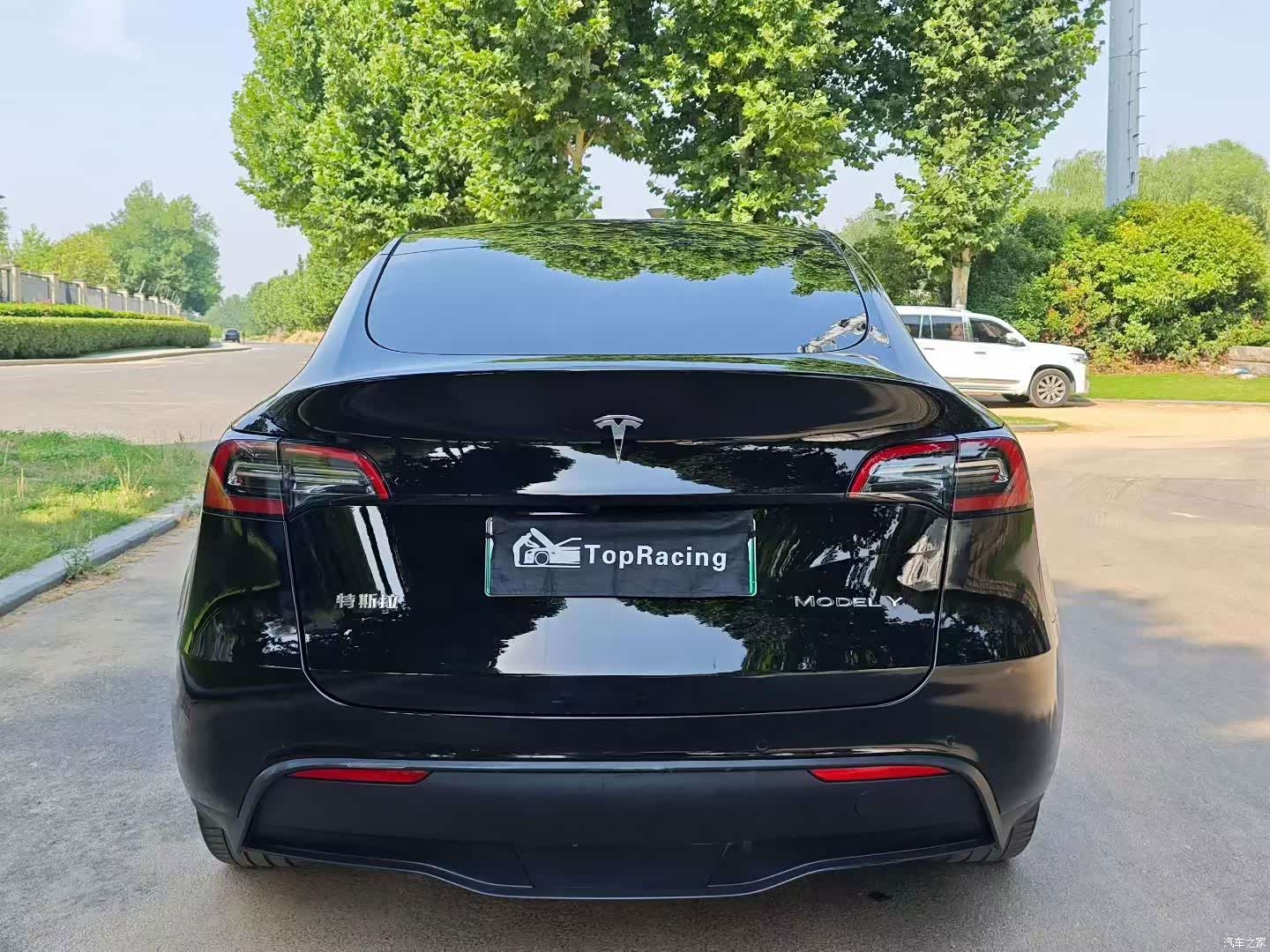 Tesla Model Y, 2023 8