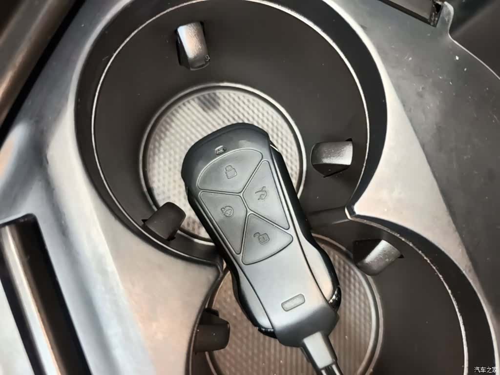 Xpeng P7, 2022 9