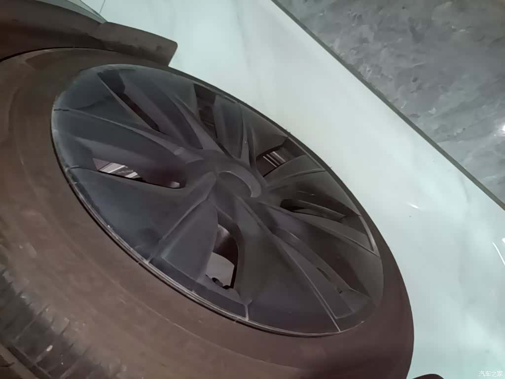 Tesla Model Y, 2023 23