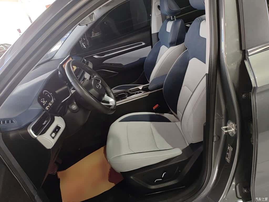 Geely Emgrand, 2021 15