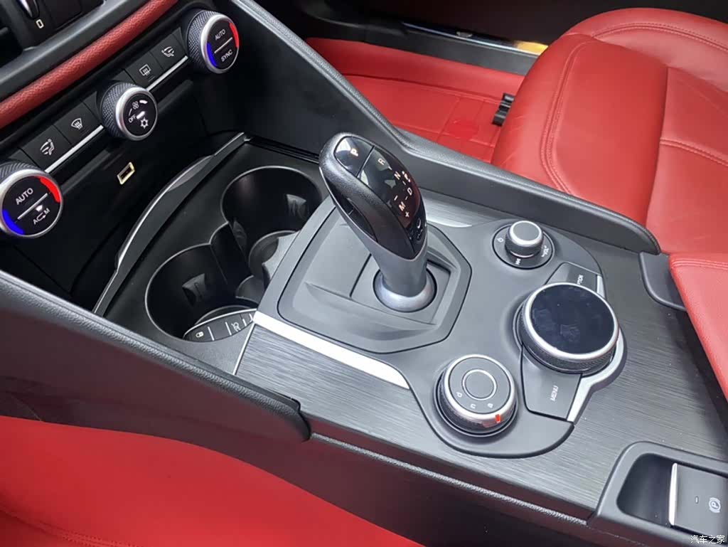 Alfa Romeo Giulia, 2018 11