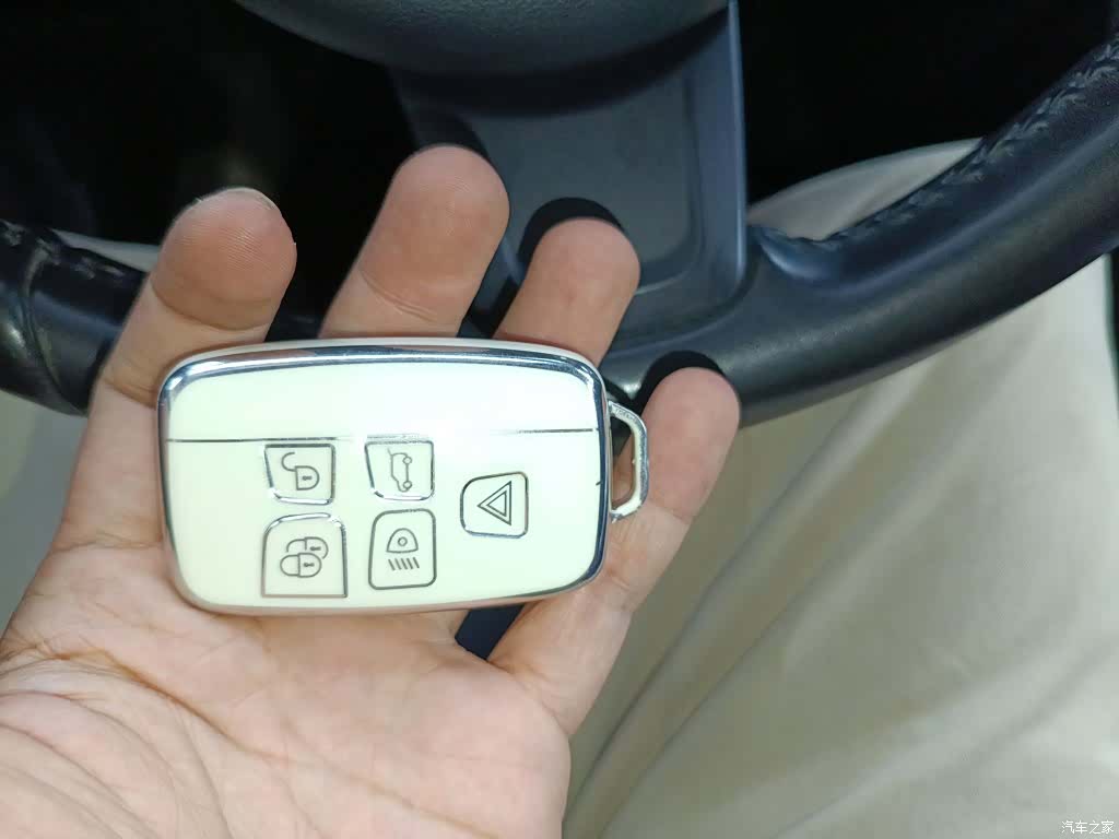 Land Rover XEL, 2019 14