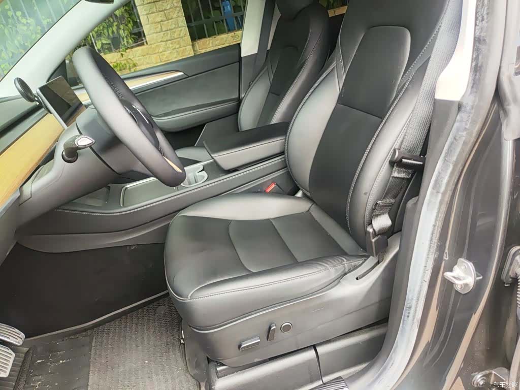 Tesla Model Y, 2022 12