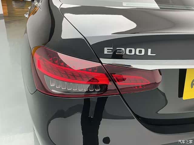 Mercedes-Benz E-Class, 2022 10