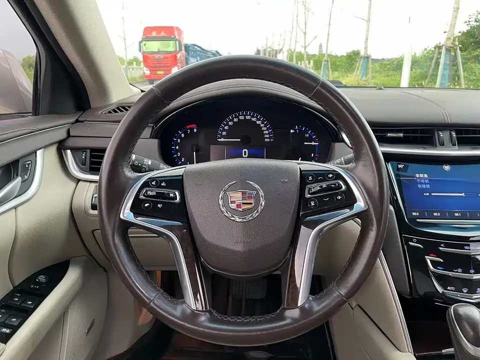 Cadillac XTS